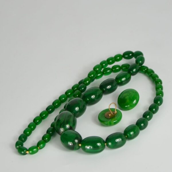 green bakelite necklace earrings divine style french antiques