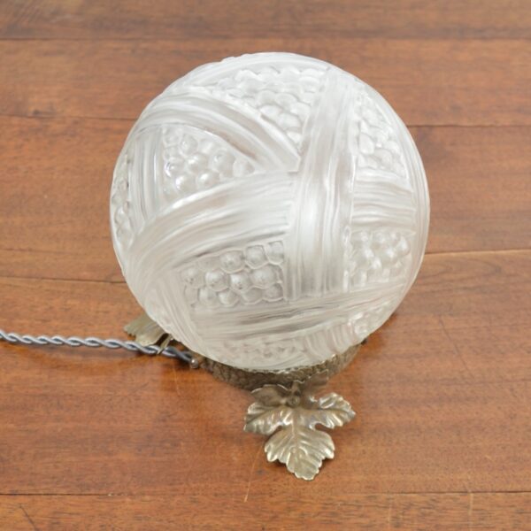 Verlys Les Hanots Art Deco Globe Lamp divine style french antiques 2