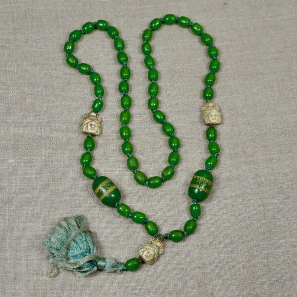 1920s Neiger green bakelite necklace (1)