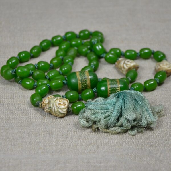 1920s Neiger-style green bakelite necklace