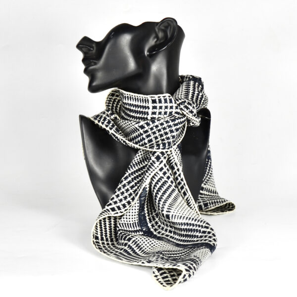 Madeleine de Rauch silk scarf black white houndstooth