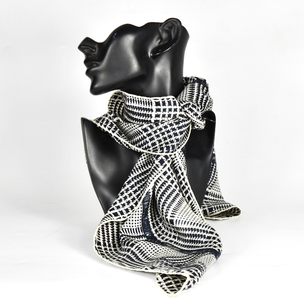 Jean-Louis Scherrer silk shawl, 43 scarf - Divine Style French