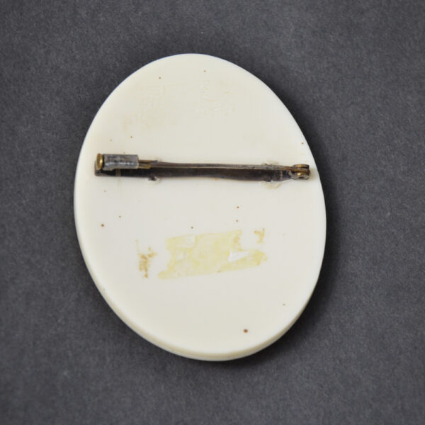 early lea stein attrib serigraphy brooch Belle Epoque portrait 1970s 3