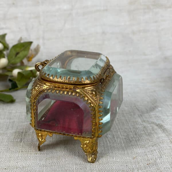 Antique-bevelled-glass-reliquary-jewel-box-napoleon-iii-jewelry-box boudoir