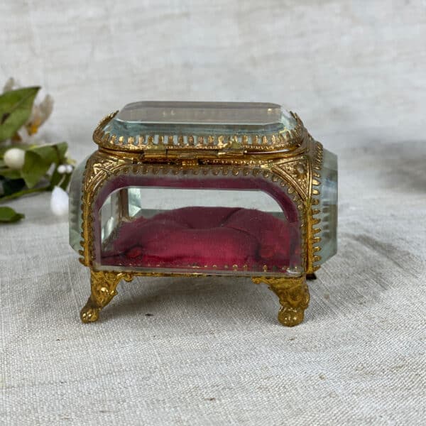 Antique-bevelled-glass-reliquary-jewel-box-napoleon-iii-jewelry-box boudoir