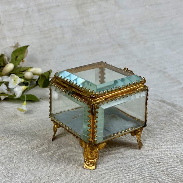 Antique-bevelled-glass-reliquary-jewel-box-napoleon-iii-jewelry-box boudoir