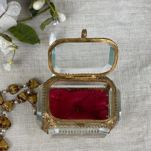 Antique-bevelled-glass-reliquary-jewel-box-napoleon-iii-jewelry-box boudoir