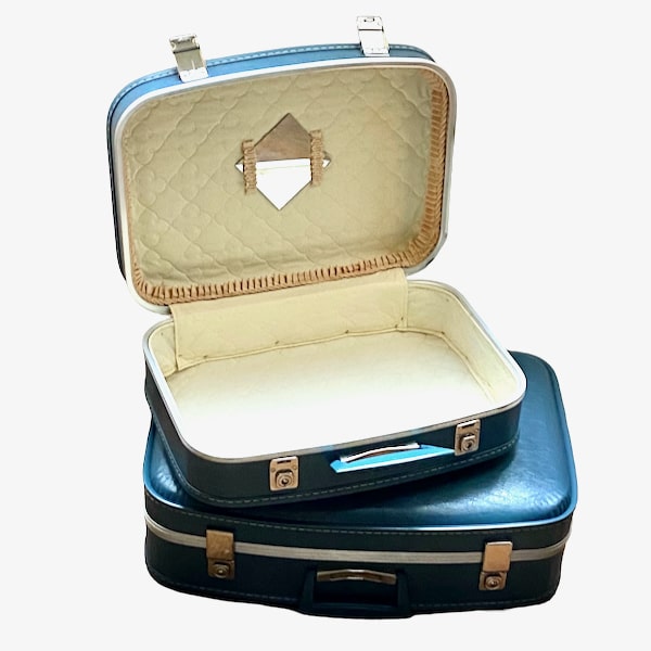 set-of-2-blue-vintage-suitcases-by-fingerhut-1960s-travel-cases-mid-century-stewardess-luggage, vintage luggage (1)